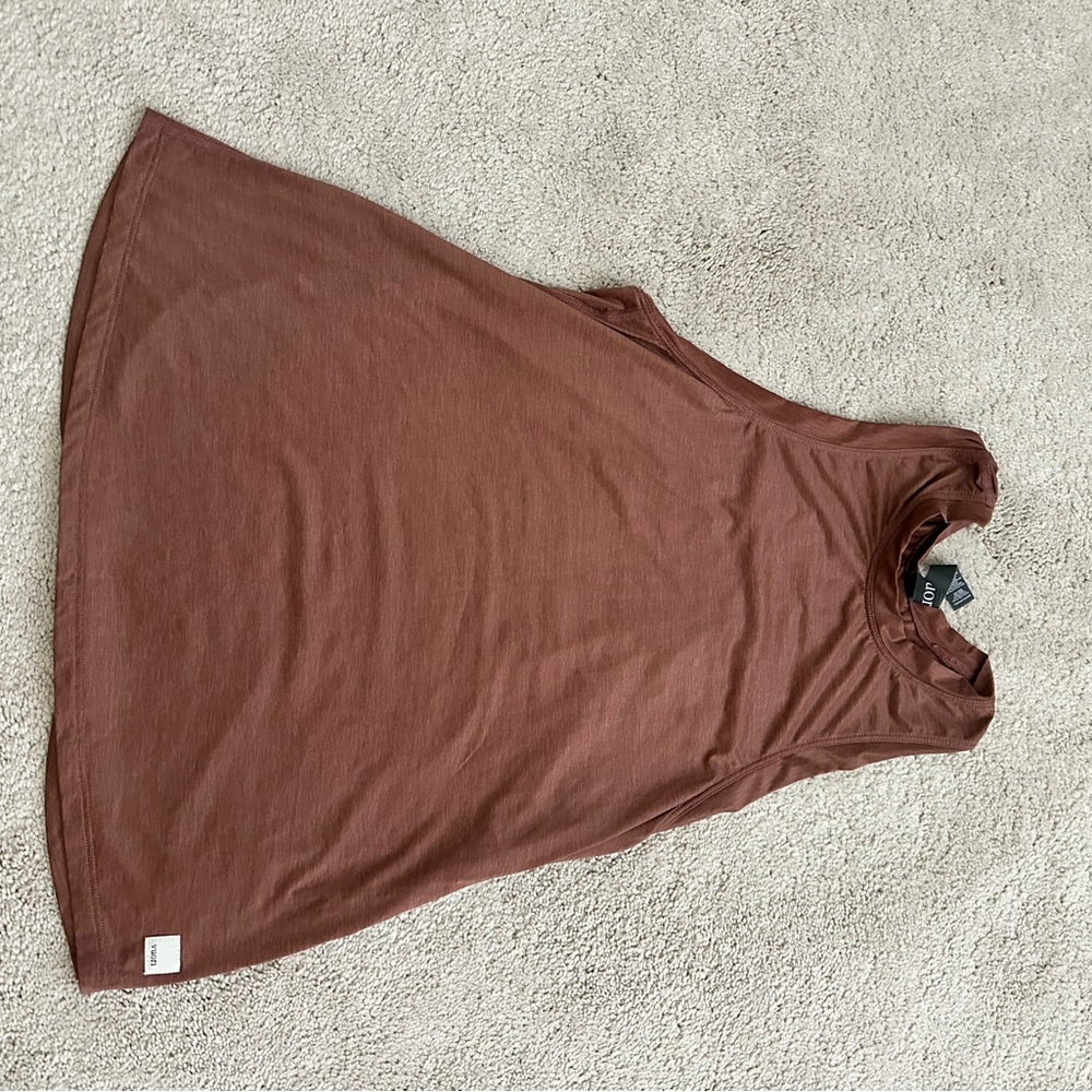 Vuori Women's Muscle Tee in Rust Brown